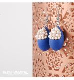 Dřevěné hračky Živé šperky - Náušnice Slza modré s trvalými bílými květy Radis et Capucine