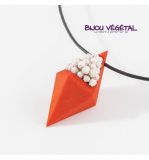 Dřevěné hračky Živé šperky - Náhrdelník Diamant oranžový s trvalými bílými květy Radis et Capucine