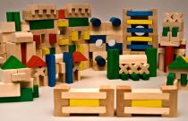 Dřevěné hračky EkoToys Dřevěné kostky barevné 210 ks
