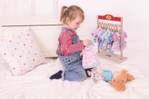 Dřevěné hračky Bigjigs Toys Modré pyžamo pro panenku 28 cm