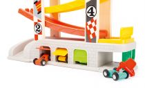 Dřevěné hračky small foot Závodní dráha s parkovištěm a garážemi