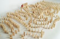 Dřevěné hračky EkoToys Dřevěné domino přírodní 830 ks