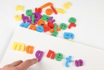 Dřevěné hračky Lena Magnetická barevná písmena