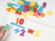 Dřevěné hračky Lena Magnetické barevné číslice