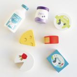 Dřevěné hračky Le Toy Van Bedýnka s mléčnými výrobky