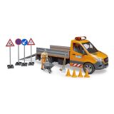 Dřevěné hračky Bruder Vůz údržby silnic MB Sprinter s figurkou a příslušenstvím