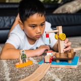 Dřevěné hračky Bigjigs Rail Přístav s jeřábem, člunem a potápečem