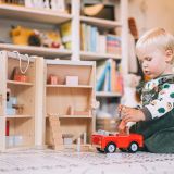 Dřevěné hračky Bigjigs Toys Rozkládací domeček s příslušenstvím