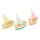 Dřevěné hračky small foot Vodní hračka plachetnice 3 ks