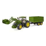 Dřevěné hračky Bruder Traktor John Deere 7R 350 s čelním nakladačem a tandemovým přepravním přívěsem