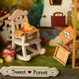 Dřevěné hračky RoboTime miniaturní divadélko Medový les