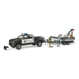 Dřevěné hračky Bruder RAM Policejní auto s člunem a se dvěma figurkami