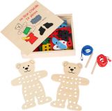 Dřevěné hračky small foot Provlékání oblékací medvídek