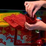 Dřevěné hračky EscapeWelt Plexi-puzzle tří barev 3v1
