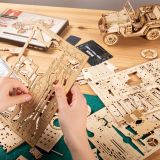 Dřevěné hračky RoboTime dřevěné 3D puzzle Vojenský džíp