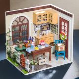Dřevěné hračky RoboTime miniatura domečku Jídelna
