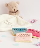 Dřevěné hračky Doudou Dárková sada - medvídek s muchláčkem 10 cm Doudou et Compagnie Paris