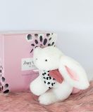 Dřevěné hračky Doudou Dárková sada - Plyšový králíček s růžovou bambulkou 25 cm Doudou et Compagnie Paris