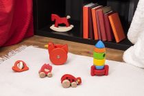 Dřevěné hračky Bajo Kymácející se slepice - červená