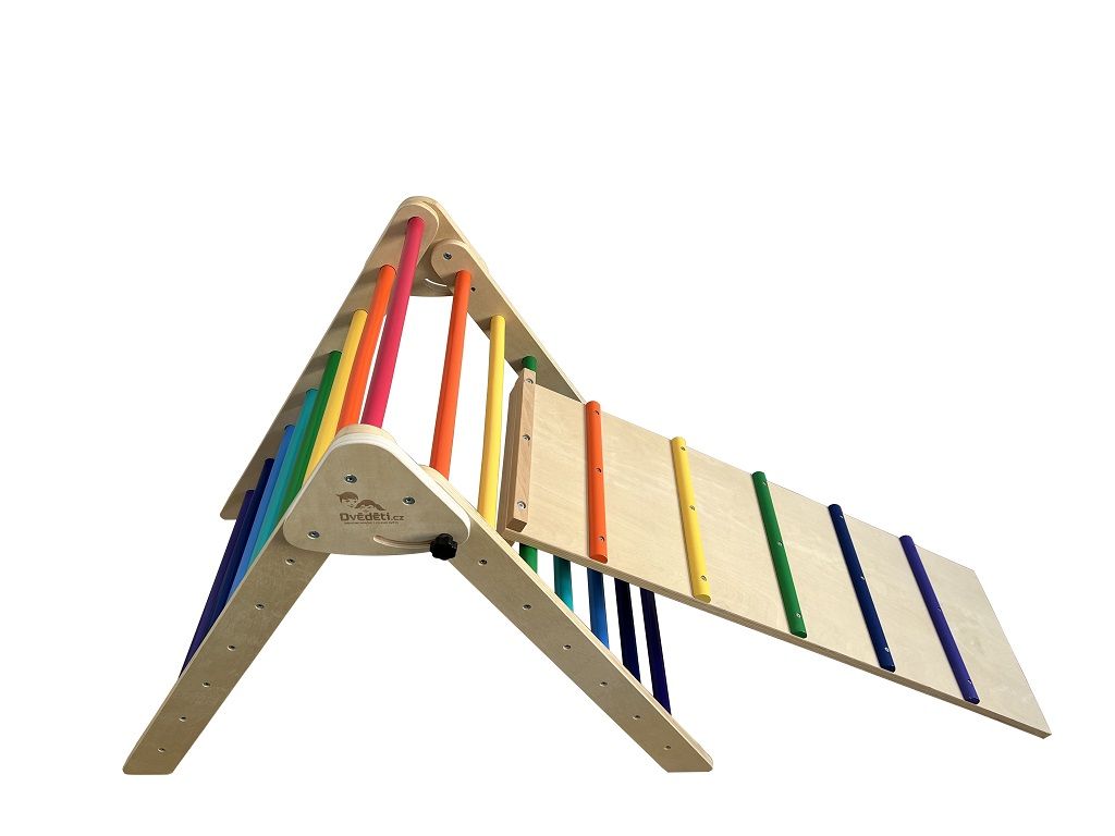 Dřevěné hračky Dvěděti Piklerové trojúhelník s deskou duhový