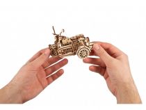 Dřevěné hračky Ugears 3D dřevěné mechanické puzzle Vojenské nákladní auto