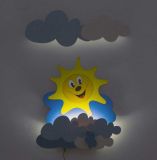 Dřevěné hračky DoDo Dětská LED lampička sluníčko s mráčky