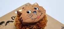 Dřevěné hračky Dvěděti Dřevěná magnetka velká pompon Kočka