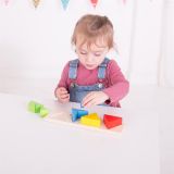 Dřevěné hračky Bigjigs Toys Vkládací puzzle zlomky trojúhelníky