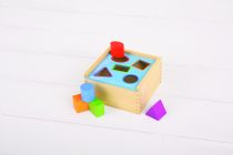 Dřevěné hračky Bigjigs Toys Vkládací krabička s tvary