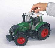 Dřevěné hračky Bruder Traktor FENDT 936 Vario