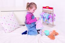 Dřevěné hračky Bigjigs Toys Věšák na šaty pro panenky