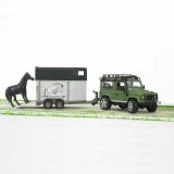 Dřevěné hračky Bruder LAND ROVER s přepravníkem na koně